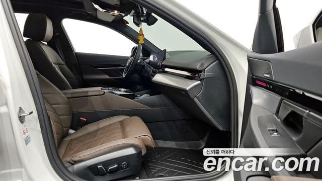 BMW 5 Series 2024 — ფოტო 10/20