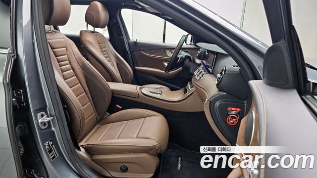 Mercedes-Benz E-Class 2021 — Şəkil 10/20