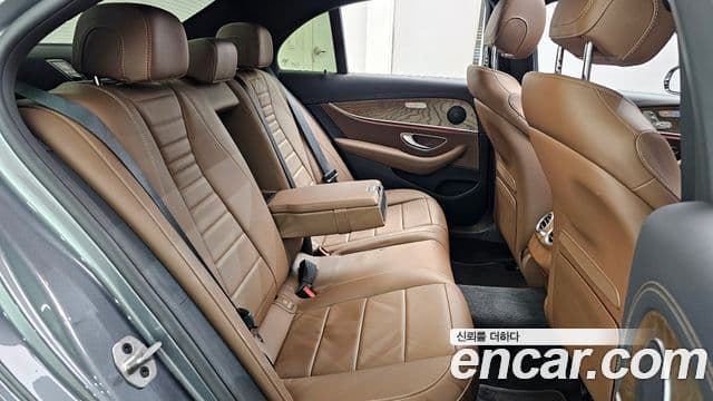 Mercedes-Benz E-Class 2021 — Şəkil 12/20