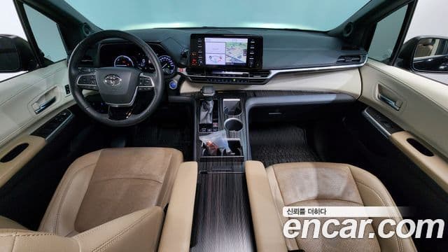 Toyota Sienna 2021 — ფოტო 7/20