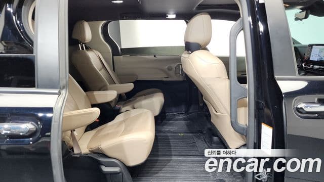 Toyota Sienna 2021 — ფოტო 12/20