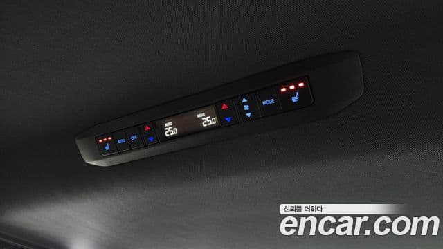 Toyota Sienna 2021 — ფოტო 19/20