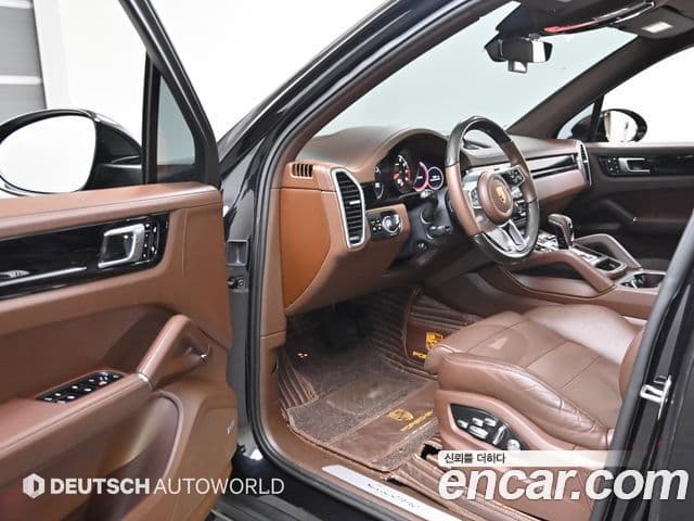Porsche Cayenne 2019 — Photo 17/20