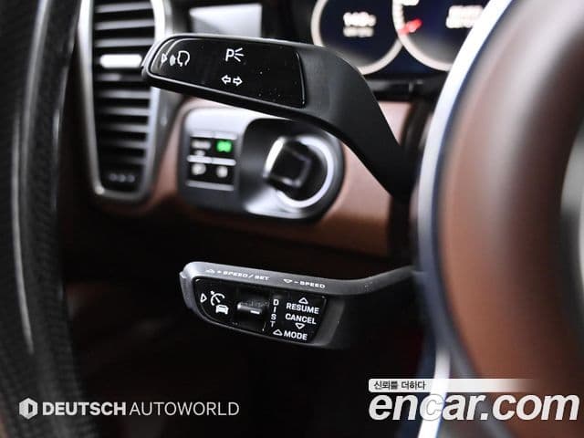 Porsche Cayenne 2019 — Photo 9/20