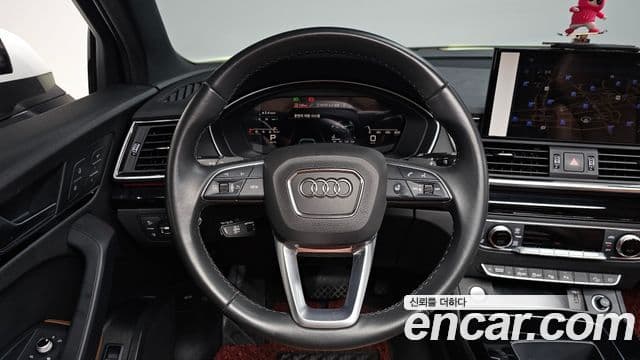 Audi Q5 2021 — ფოტო 13/20