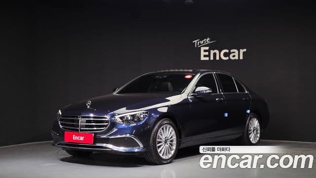 Mercedes-Benz E-Class 2022 — ფოტო 1/20