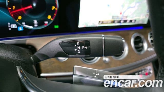 Mercedes-Benz E-Class 2022 — ფოტო 9/20
