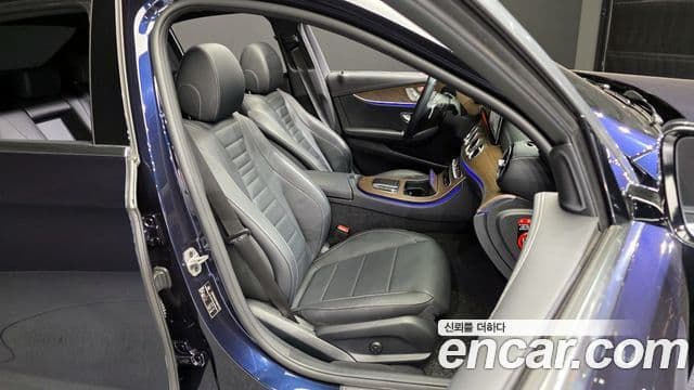 Mercedes-Benz E-Class 2022 — ფოტო 12/20