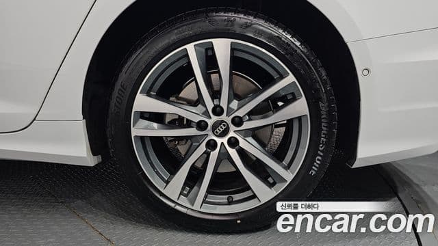 Audi A6 2022 — Photo 1/20