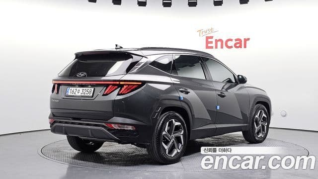 Hyundai Tucson Hybrid 2023 — Photo 18/20