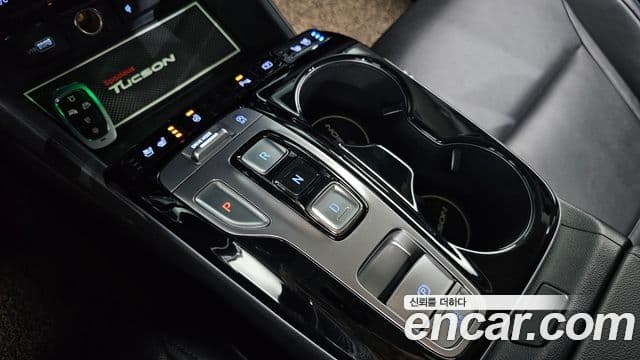 Hyundai Tucson Hybrid 2023 — Photo 16/20