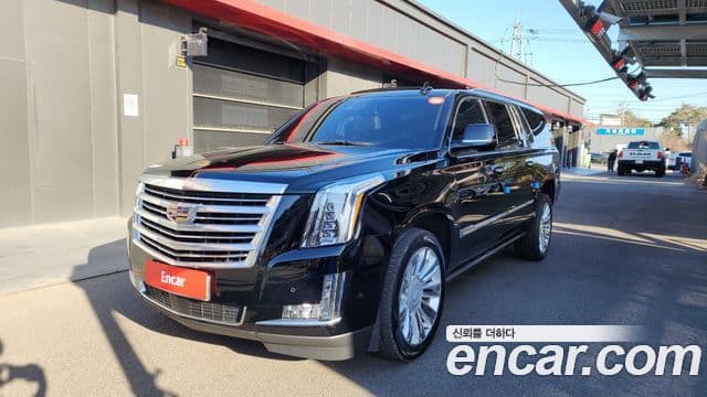 Cadillac Escalade 2018 — Фото 1/20