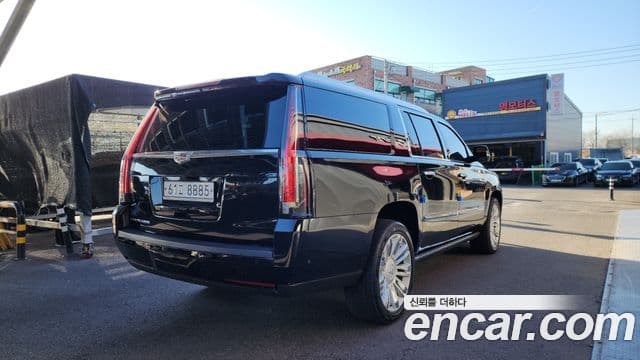 Cadillac Escalade 2018 — Фото 2/20