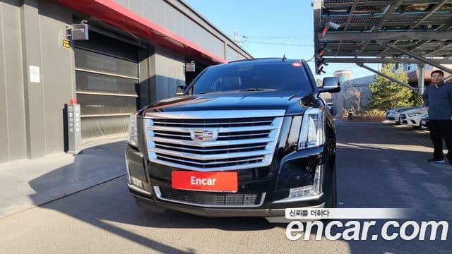 Cadillac Escalade 2018 — Фото 3/20