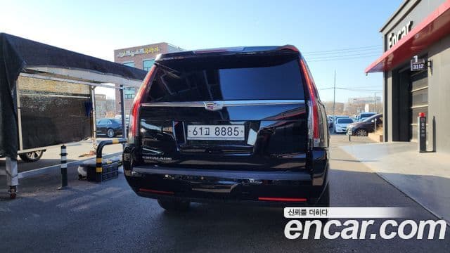 Cadillac Escalade 2018 — Фото 4/20