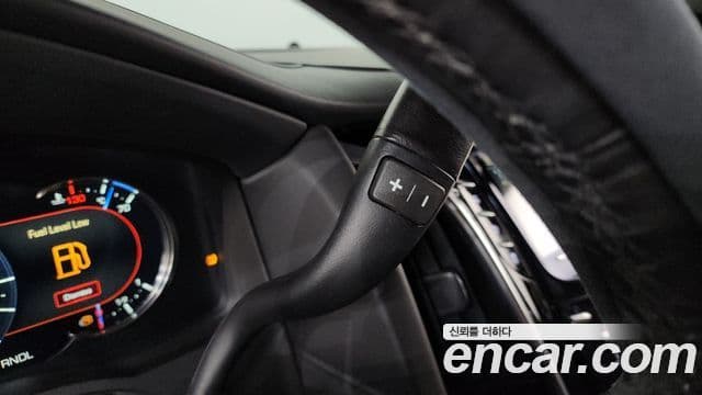 Cadillac Escalade 2018 — Фото 9/20