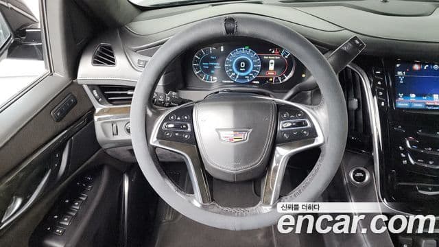 Cadillac Escalade 2018 — Фото 13/20