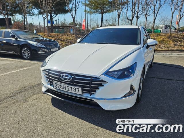 Hyundai Sonata 2023 — Фото 1/20