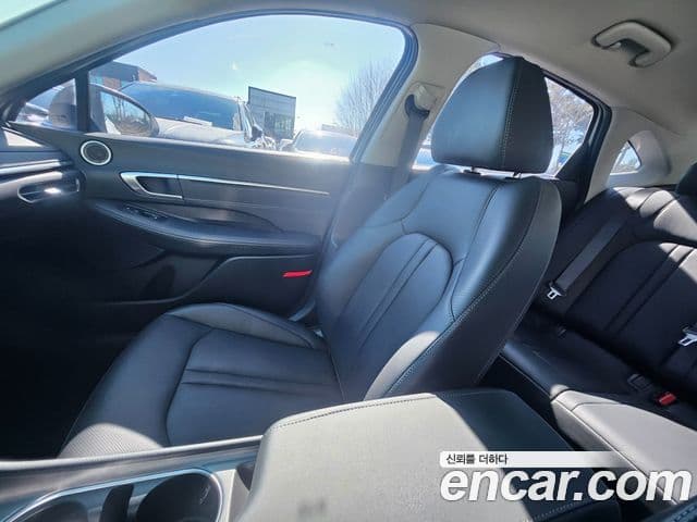 Hyundai Sonata 2023 — Фото 17/20