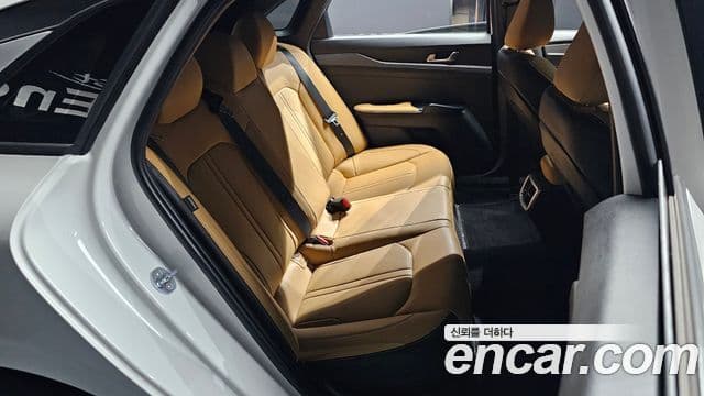 Kia K5 2021 — ფოტო 12/20