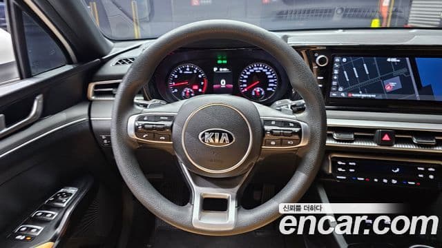 Kia K5 2021 — ფოტო 13/20