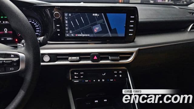 Kia K5 2021 — ფოტო 14/20