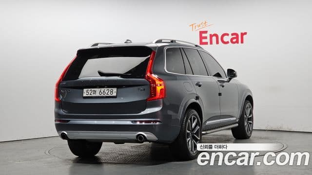 Volvo XC90 2018 — ფოტო 2/20