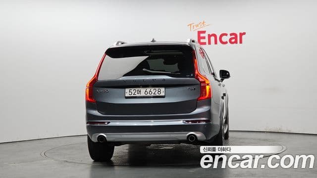 Volvo XC90 2018 — ფოტო 4/20