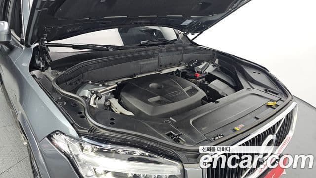 Volvo XC90 2018 — ფოტო 6/20