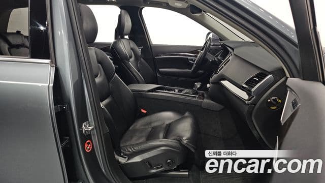 Volvo XC90 2018 — ფოტო 10/20