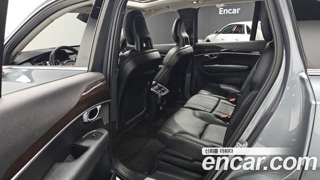 Volvo XC90 2018 — ფოტო 12/20