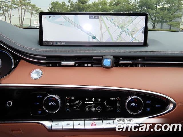 Genesis GV70 2022 — ფოტო 13/20