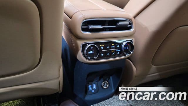 Genesis GV80 2021 — ფოტო 16/20