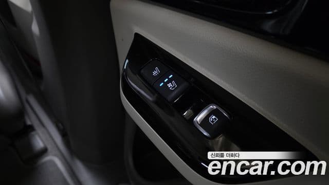 Kia Carnival 2022 — Фото 17/20