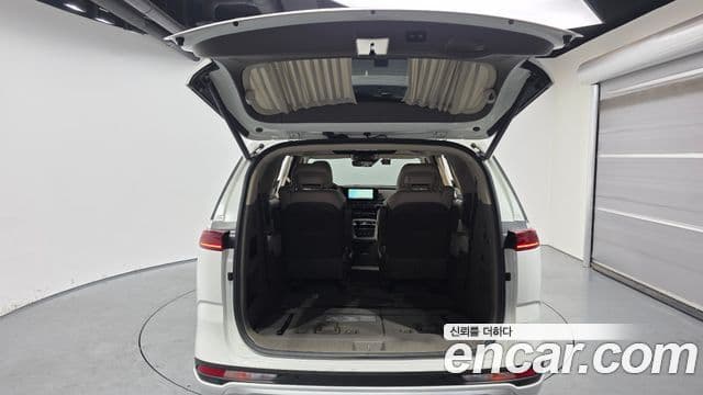 Kia Carnival 2022 — Фото 20/20