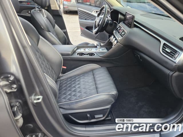 Genesis G70 2020 — ფოტო 16/20