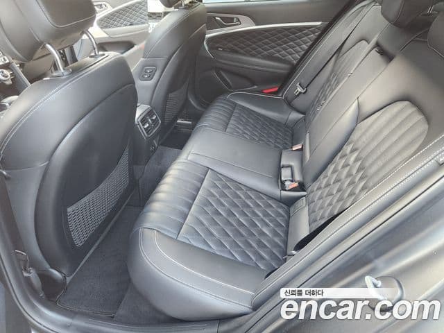 Genesis G70 2020 — ფოტო 15/20