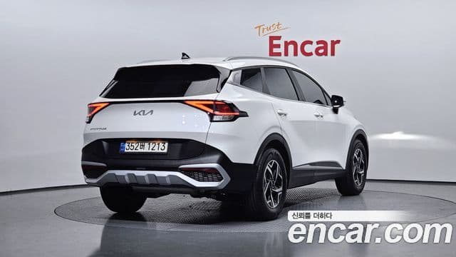 Kia Sportage 2023 — Фото 2/20