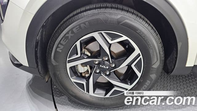 Kia Sportage 2023 — Фото 5/20