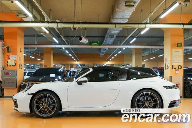Porsche 911 2021 — Şəkil 3/16