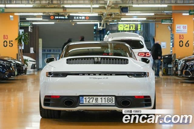 Porsche 911 2021 — Photo 11/16