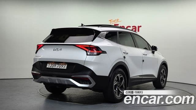 Kia Sportage 2021 — ფოტო 2/20