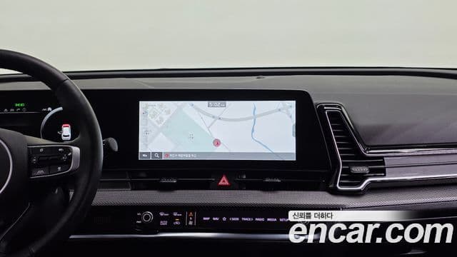 Kia Sportage 2021 — ფოტო 16/20