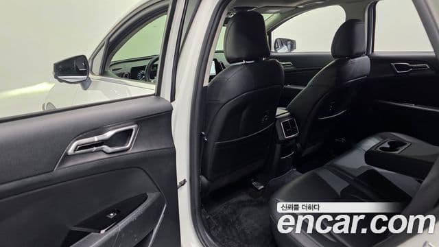 Kia Sportage 2021 — ფოტო 18/20