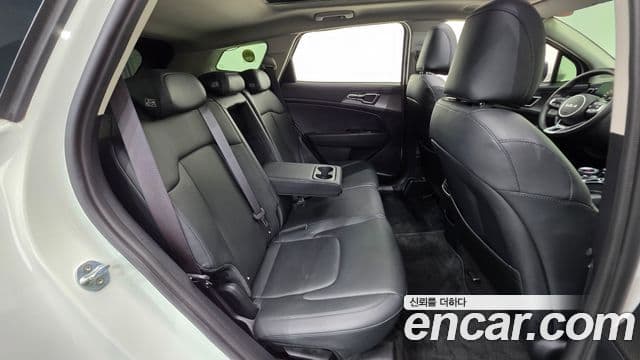 Kia Sportage 2021 — ფოტო 19/20
