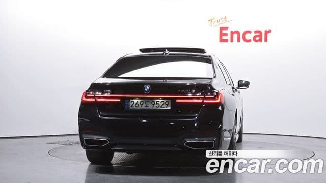 BMW 7 Series 2021 — ფოტო 4/20