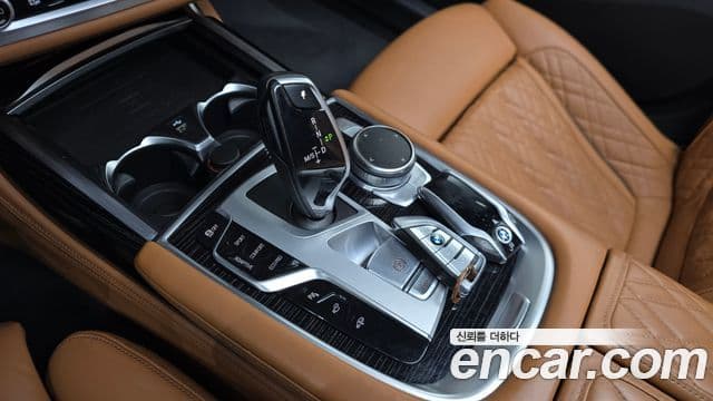 BMW 7 Series 2021 — ფოტო 9/20