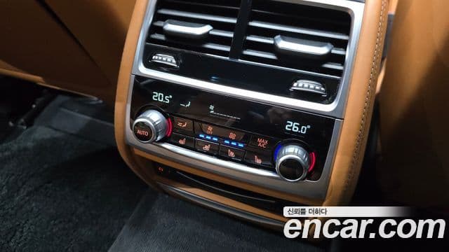 BMW 7 Series 2021 — ფოტო 18/20