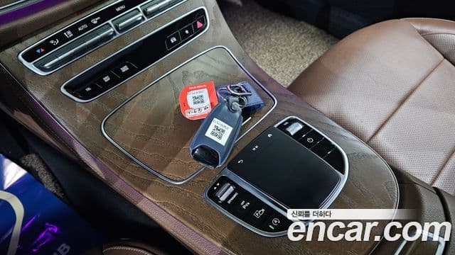 Mercedes-Benz E-Class 2021 — Şəkil 19/20