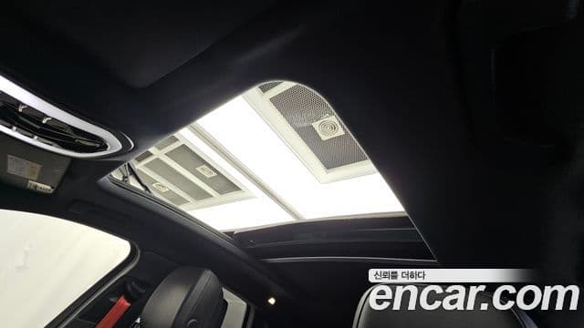Porsche Macan 2019 — Şəkil 17/20